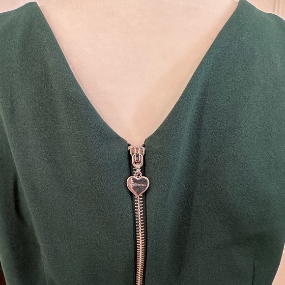 Elegant Betsy Johnson Green Sleeveless Dress Size 14 - Picture 7 of 16